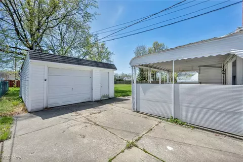Exterior - 29146 W Willowick Dr, Willowick, OH 44095 photo 2 of 9