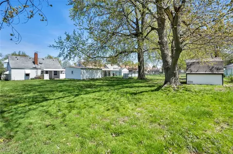 Exterior - 29146 W Willowick Dr, Willowick, OH 44095 photo 5 of 9