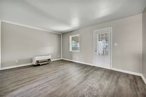 Living - 29146 W Willowick Dr, Willowick, OH 44095 photo 1 of 4