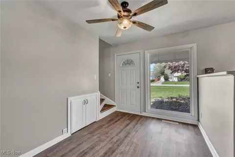 Entry Way - 29146 W Willowick Dr, Willowick, OH 44095 photo 2 of 2