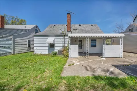 Exterior - 29146 W Willowick Dr, Willowick, OH 44095 photo 8 of 9