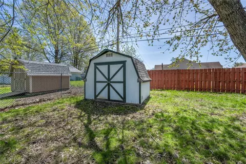 Exterior - 29146 W Willowick Dr, Willowick, OH 44095 photo 6 of 9
