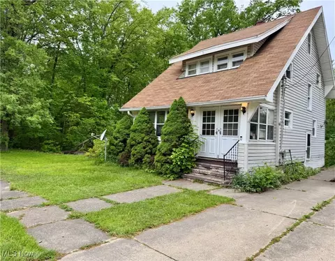 1729 E 26th St, Ashtabula, OH 44004