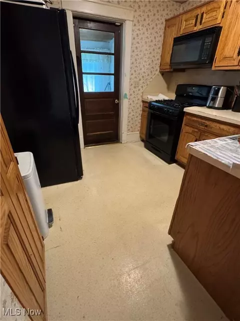 1729 E 26th St, Ashtabula, OH 44004 photo 8