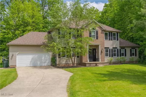 229 Skylane Dr, Northfield, OH 44067