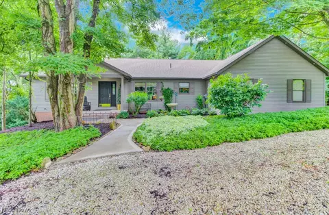 38 Choctaw Trl, Malvern, OH 44644