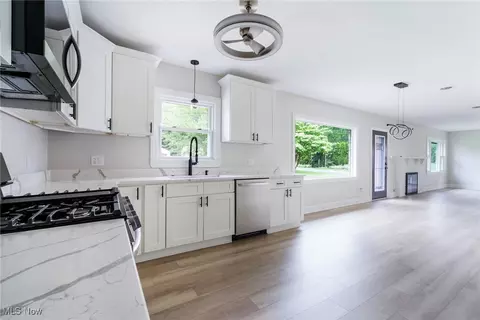 Kitchen - 351 Cranberry Run, Boardman, OH 44512 photo 1 of 4