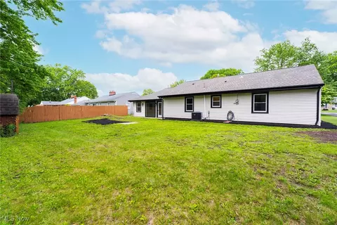 Exterior - 351 Cranberry Run, Boardman, OH 44512 photo 8 of 9