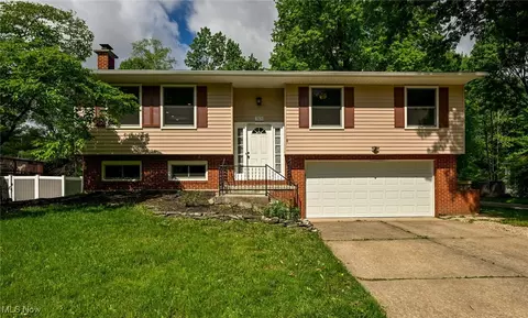 3428 Hiwood Ave, Stow, OH 44224