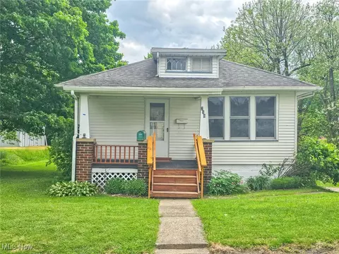 238 W Chestnut St, Lisbon, OH 44432