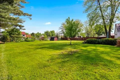 221 Forest St, Lagrange, OH 44050 photo 39