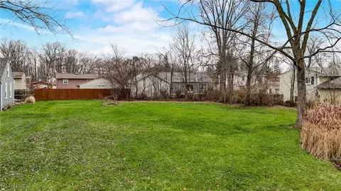 Dupont Drive, Columbia Station, OH 44028