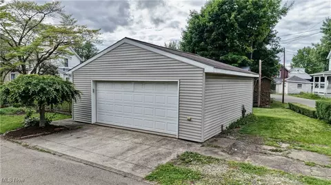 601 Short St, Dover, OH 44622 photo 2