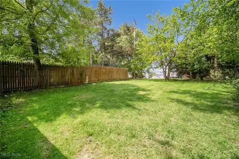 5178 Erwin St, Maple Heights, OH 44137 photo 9