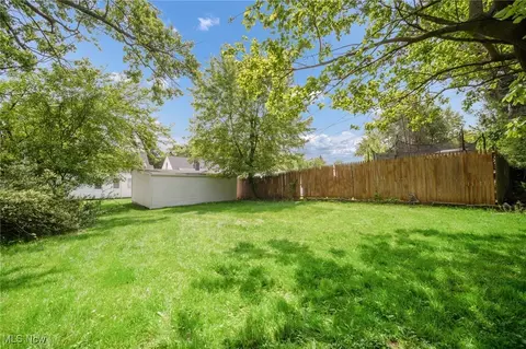 5178 Erwin St, Maple Heights, OH 44137 photo 11