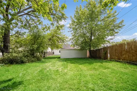 5178 Erwin St, Maple Heights, OH 44137 photo 10
