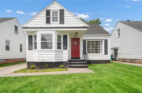 5178 Erwin St, Maple Heights, OH 44137