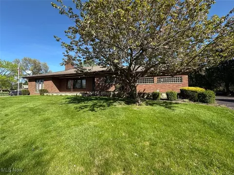 5916 Nella Ave NW, North Canton, OH 44720