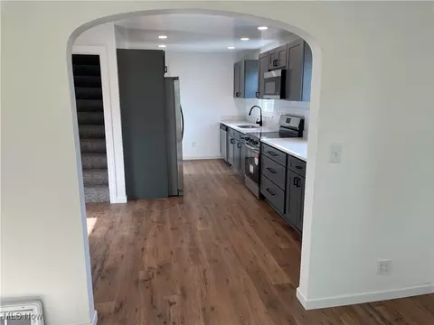 Entry Way - 424 Whipple Ave NW, Canton, OH 44708 photo 1 of 1