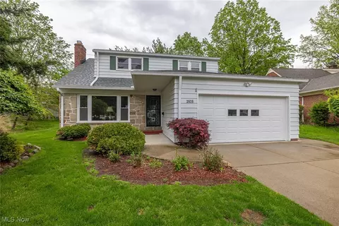 2639 Whiton Rd, University Heights, OH 44118