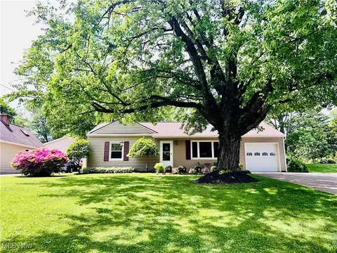 1764 Southeast Ave, Tallmadge, OH 44278