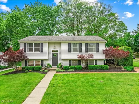 200 Montview Dr, Medina, OH 44256