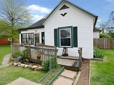 2442 Broad St, Cambridge, OH 43725