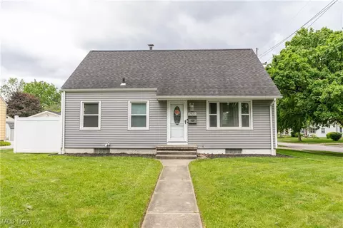 2930 Archwood Pl, Cuyahoga Falls, OH 44221