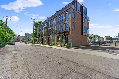 1874 E 123rd St #16, Cleveland, OH 44106