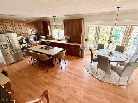 829 Park Harbour Dr, Boardman, OH 44512 photo 2