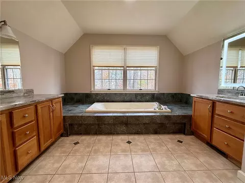 829 Park Harbour Dr, Boardman, OH 44512 photo 25