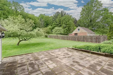 Exterior - 196 E Ridgewood Dr, Seven Hills, OH 44131 photo 3 of 7