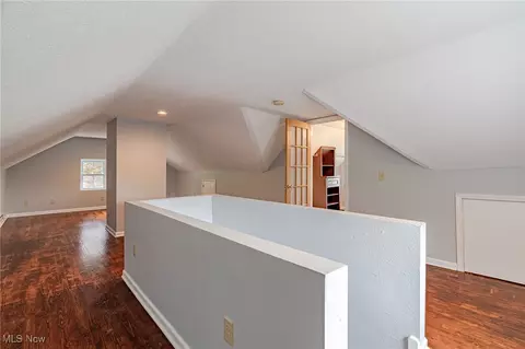 Entry Way - 196 E Ridgewood Dr, Seven Hills, OH 44131 photo 3 of 3
