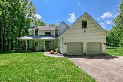 6658 Giddings Rd, Rootstown, OH 44272