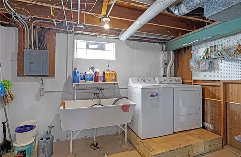 5872 Michael Dr, Brook Park, OH 44142 photo 19