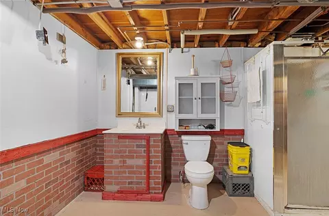 5872 Michael Dr, Brook Park, OH 44142 photo 17