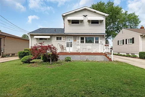 5872 Michael Dr, Brook Park, OH 44142