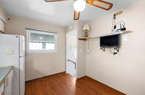 5872 Michael Dr, Brook Park, OH 44142 photo 4