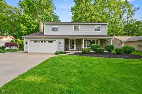 27539 Linwood Cir, North Olmsted, OH 44070