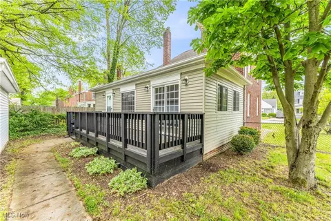 Exterior - 563 E 260th St, Euclid, OH 44132 photo 3 of 6