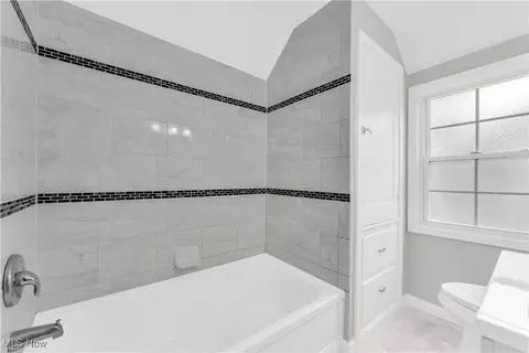 Bath - 563 E 260th St, Euclid, OH 44132 photo 2 of 3