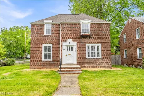 563 E 260th St, Euclid, OH 44132