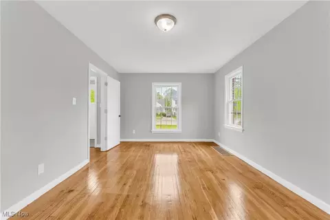 Living - 563 E 260th St, Euclid, OH 44132 photo 9 of 9