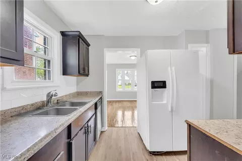 Kitchen - 563 E 260th St, Euclid, OH 44132 photo 1 of 2