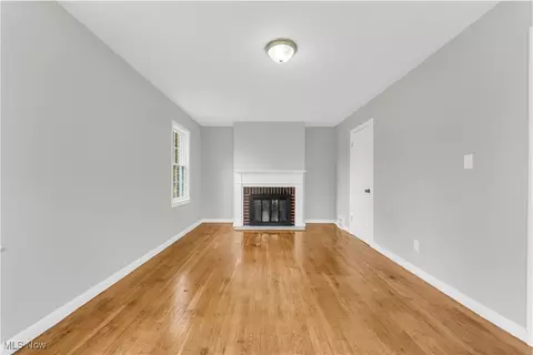Living - 563 E 260th St, Euclid, OH 44132 photo 7 of 9