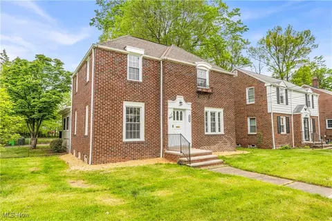 Exterior - 563 E 260th St, Euclid, OH 44132 photo 2 of 6