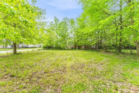 Exterior - 563 E 260th St, Euclid, OH 44132 photo 5 of 6