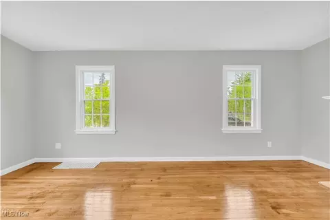 Living - 563 E 260th St, Euclid, OH 44132 photo 8 of 9