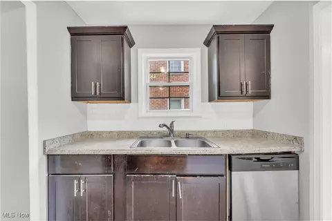 Kitchen - 563 E 260th St, Euclid, OH 44132 photo 2 of 2