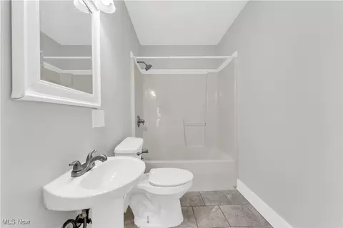 Bath - 563 E 260th St, Euclid, OH 44132 photo 1 of 3